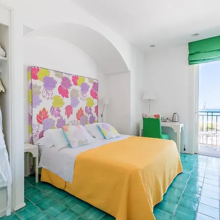 Le Ancore 4* ヴィーコ・エクエンセ