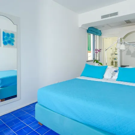 Le Ancore ヴィーコ・エクエンセ