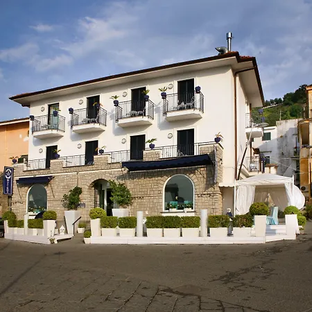 ホテル Le Ancore ヴィーコ・エクエンセ