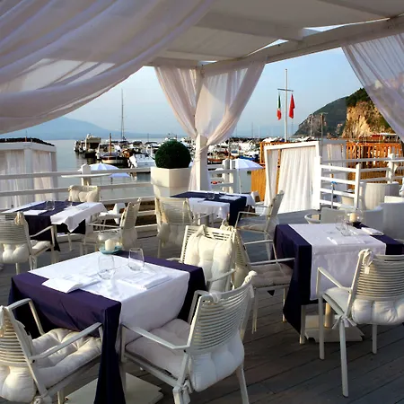 Le Ancore ヴィーコ・エクエンセ