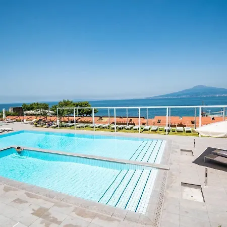 ホテル Le Ancore ヴィーコ・エクエンセ