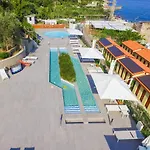 르 앙코르 4*